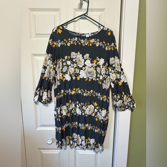 Old Navy Summer Dress - Picture 1 of 5